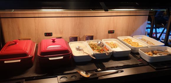 Hot buffet (missing alergen info for half the stuff)