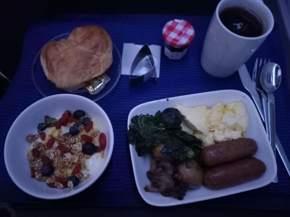 Did not meet menu description and was only asked whether i wanted eggs or crepes, but it did the job. Granola was already on the yoghurt (likely when the meals were put together in the catering facilities), so rather soggy (how difficult would it be to place it when meals are delivered?).