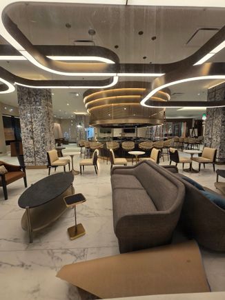 Lobby Bar & seating area