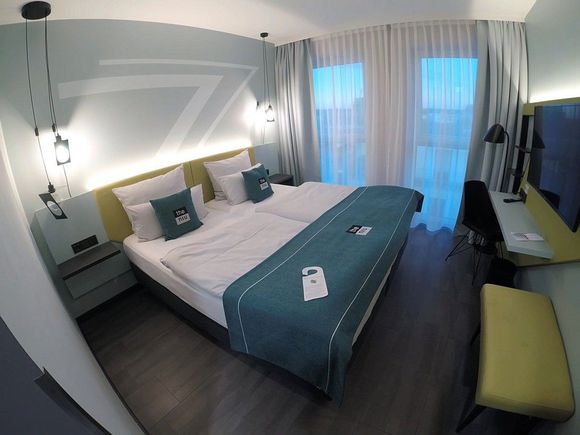 Standard Room / Holiday Inn - the niu Seven Düsseldorf