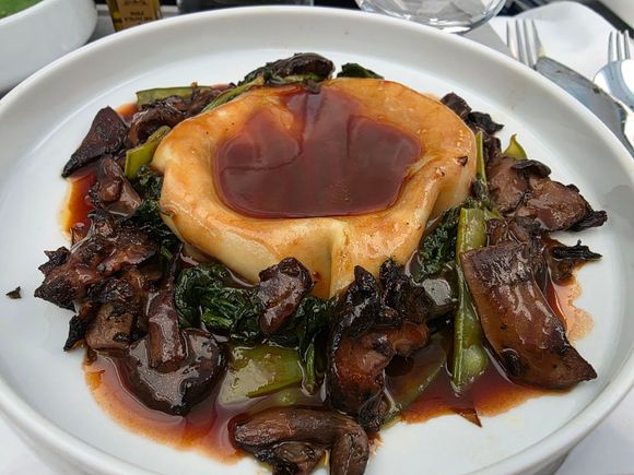 The duck lasagne is spot on with that sauce, but it helps that I love mushrooms too. 