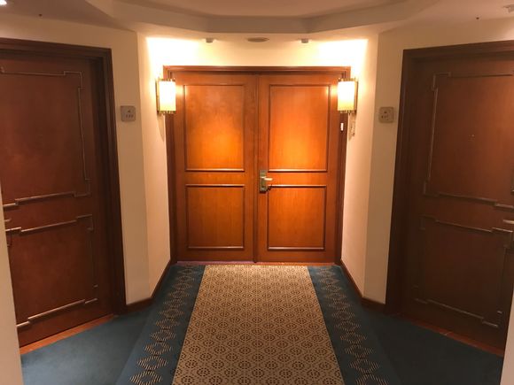 The double doors leading to the regency executive suite, the room to the left has a connecting door with our suite