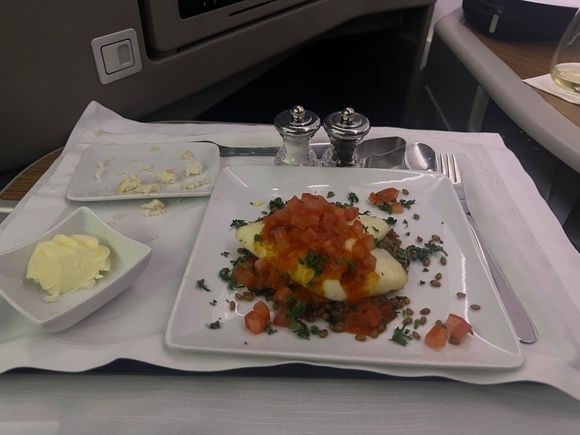 Went with the egg white omelette. The egg was good, but they shouldn’t have put it on wheat berries…Would have been so much better with tomato on the side for self-spreading, the kale and some potatoes. 

About midway through my meal, I realized that the napkin and place setting were flipped. 
