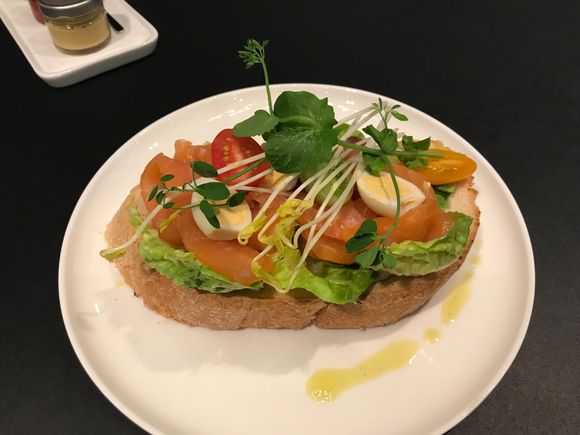 Sandwich smoked salmon (brown possible)