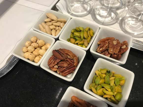 Canapés & Cocktail time: Nibble nuts