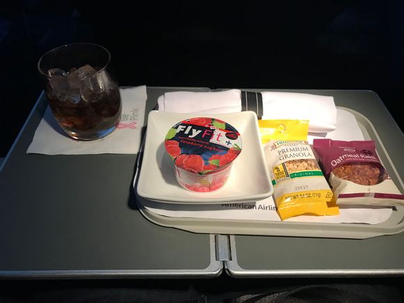 Breakfast service on 700-899 mile AA flight. 


DL would be well served to offer something like this on flights over 600 miles. When it comes to premium feel and service in domestic first, AA demolishes DL. 