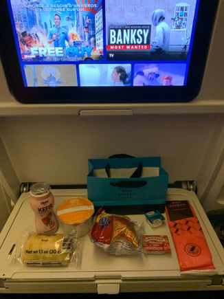 Breakfast bag before arrival into CDG