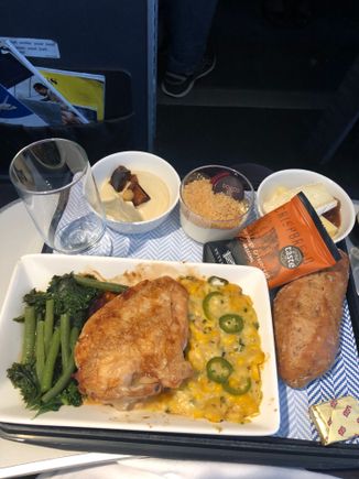 Lunch LHR-ARN on 30 August. Chicken was a generous portion although the accompanying sweetcorn mix wasn’t my favourite. Overall, a good meal with pleasant dessert and tasty cheese plus chutney. 