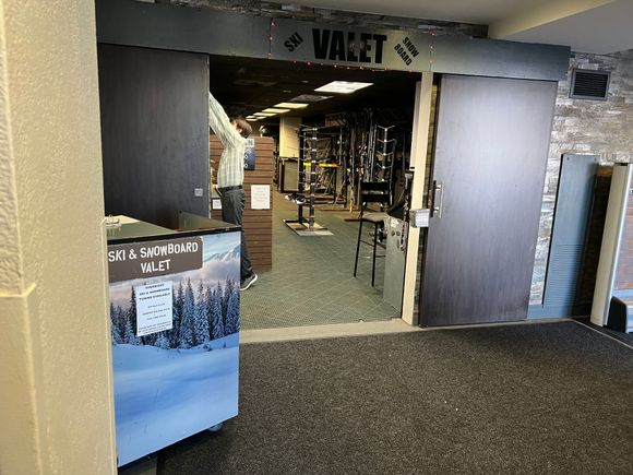Ski Valet