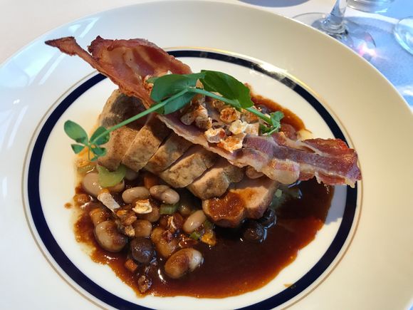Third course: Suckling pig on bean cassoulet