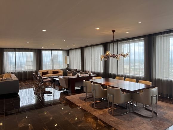Westin Dallas Downtown: Presidential Suite Dining Area