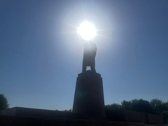 Lenin or Sun?