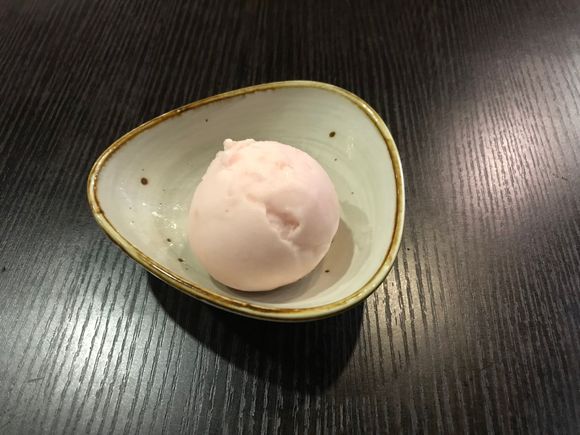 Momo ice cream