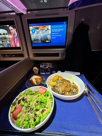 Overall an acceptable meal, especially considering if one spends some time for food at the Polaris lounge prior to departure. 