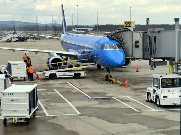 The Embraer 190 at BDL