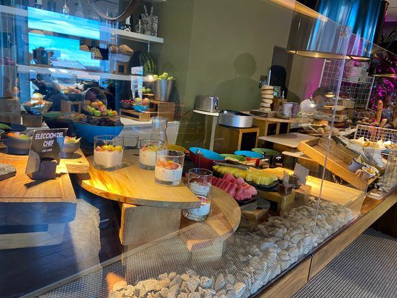 Nice buffet breakfast. 