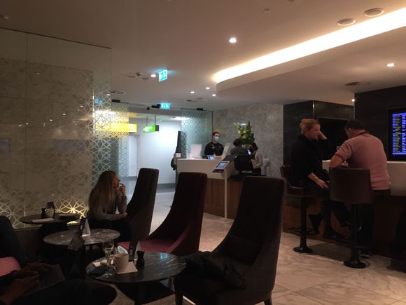 An entirely mediocre lounge experience completely ruined by rude bar staff 