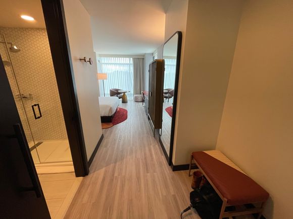 Corner King High Floor