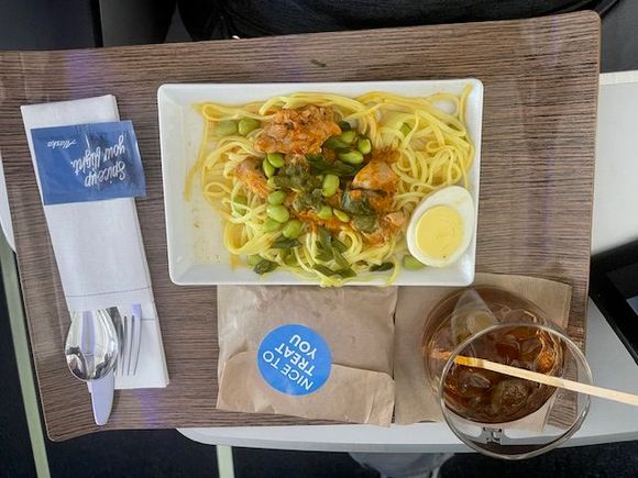 AS681 DEN-SEA 10:51 AM departure.

Red Curry Coconut Chicken with egg noodles, edemame and herbs. More like an appetizer than a real meal, but it was tasty. Chocolate chip cookie for dessert. No Snack basket.