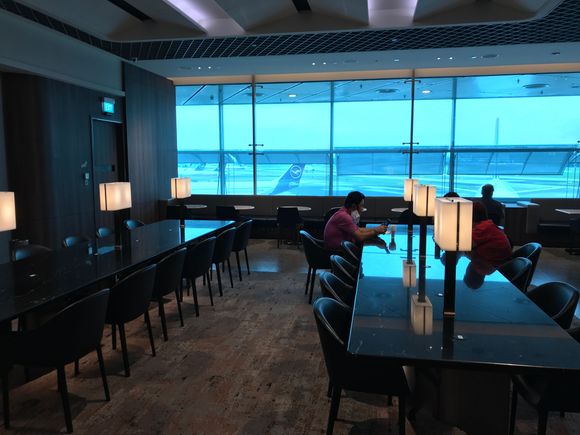 Seating close to snooze room 
