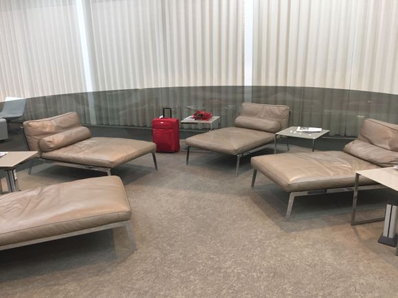 Love these relaxing seats. I could easily doze for a hour or 2. Sadly only 4 of them so get here early! 