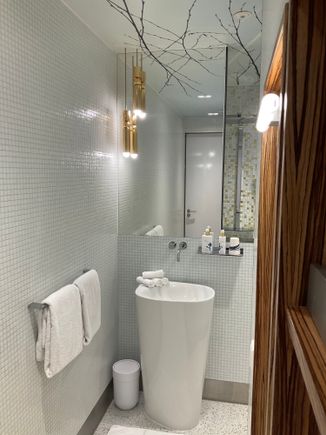 Entrance into the shower room 