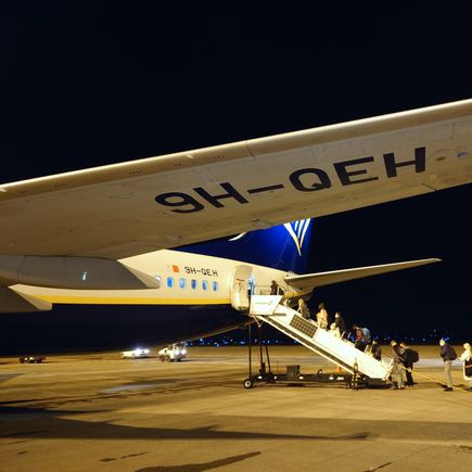 Registration 9H-QEH - under wing