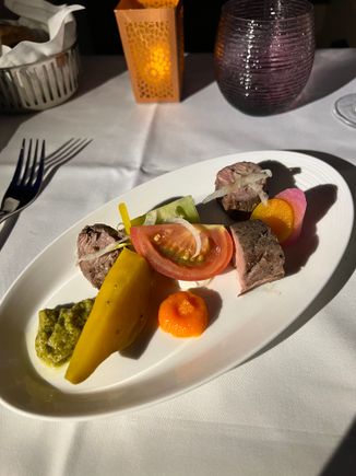 Seared beef with chermoula sauce (4/5)