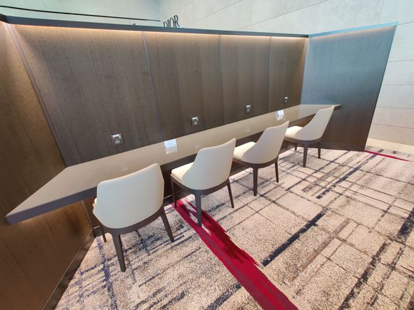 A basic work table, a few of these are available but it is not a business centre like the classic Al Mourjan