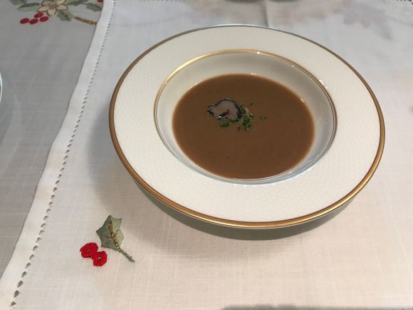 Chestnut veloute with truffle 