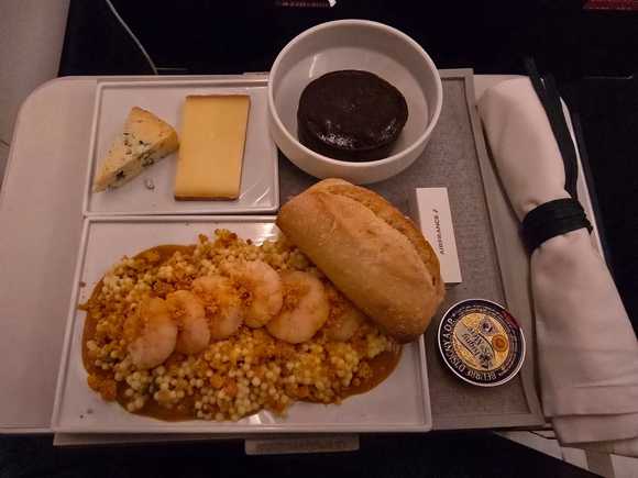 Sauteed shrimp, perarl pasta with colorful vegetables and lemony lobster sauce
Abondance PDO Cheese
Fourme de Montbrison PDO Cheese
Soft Chocolate Cake