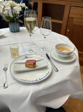 Bouillon of celeriac, smoked duck breast + Bella Blanca - White tea