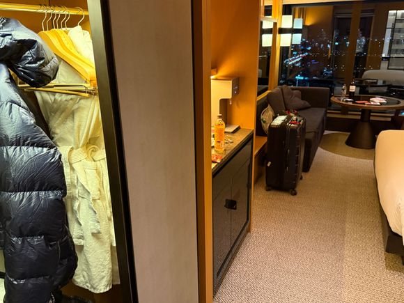 King bedroom entrance