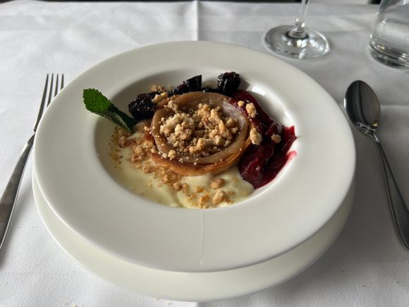 Puff Pastry tartlet, vanilla flavoured Sake and Pecan crumble