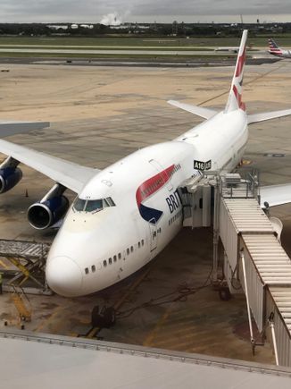 A-West AA lounge, above A16