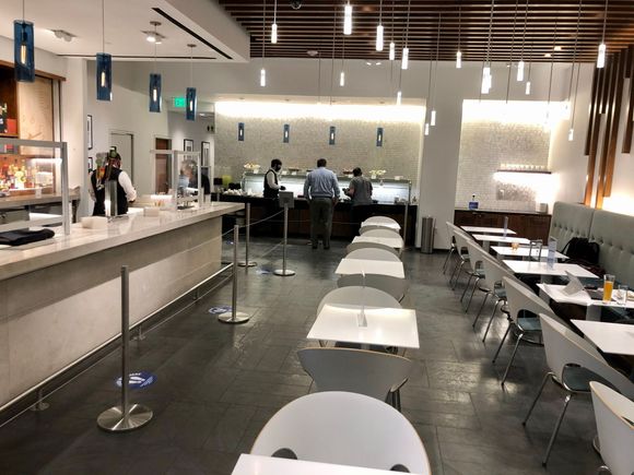 Hot Korean themed buffet served by a lounge associate.  Bartender took my cocktail order and delivered it my table as I went to freshen up. 