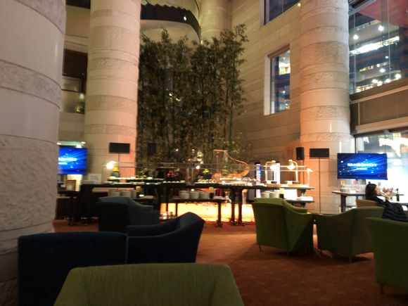 Make-shift club lounge in Bar Fizz