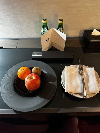 Swissotel Nankai Osaka as a Platinum member, the box contained 4 or 5 different chocolates