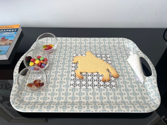 Decorate your own cookie welcome amenity

