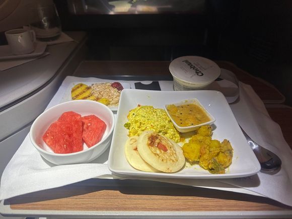 Pre-arrival meal (paneer) served about 90 minutes out. 