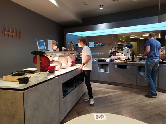 Hot food counter at the lounge in Vienna