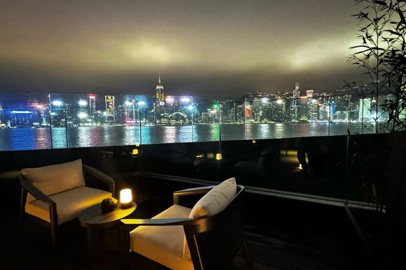 Terrace (Patio: Night)