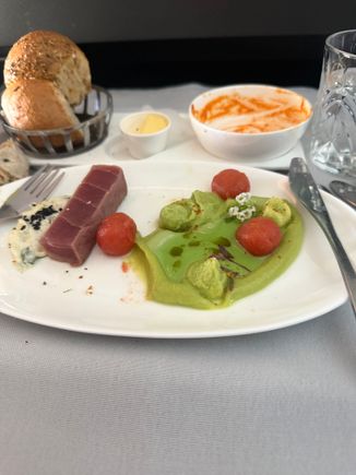 Can’t go wrong with tuna and avocado…