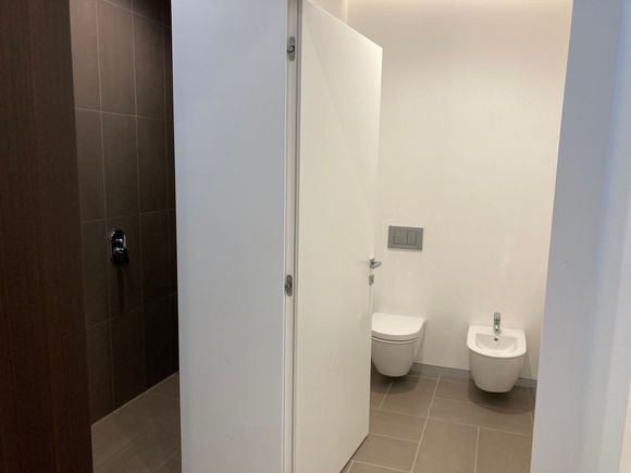 (lower) level 17 Bathroom of bedroom 3