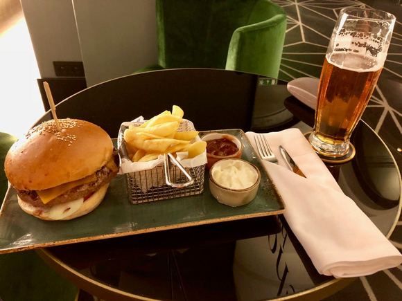 Cheeseburger that was not to be recommended