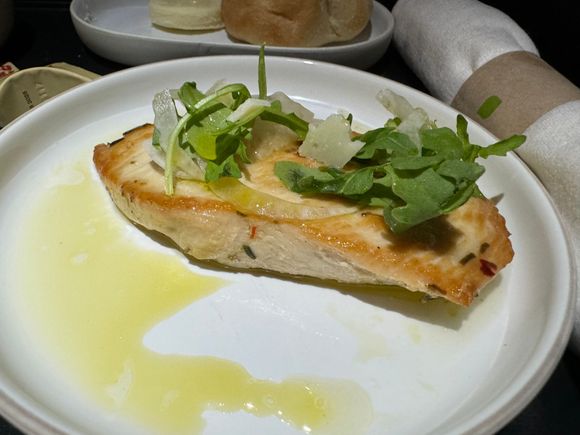 Chicken paillard - (missing roasted cherry tomatoes), arugula, lemon.  Chicken was little dry but still tasty.  I used the bread to wipe up the leftover oil.