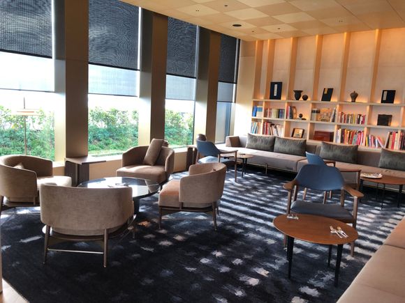 Library section of club lounge