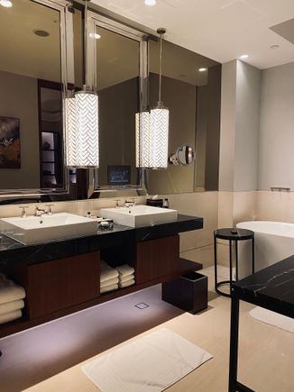 Double vanity and tub