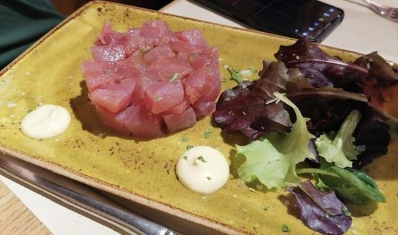 Tuna Tartare, vaguely citrus seasoning gave it the Nevodi caress