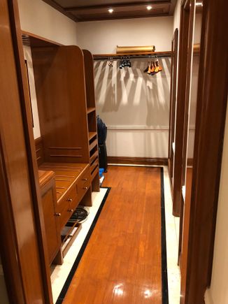 walk-in wardrobe....